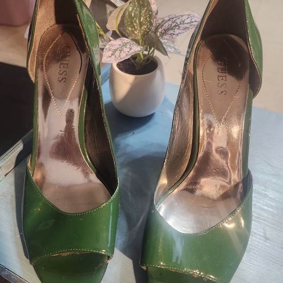 💚 Guess Leather Heels. Size 7 💚 - Picture 3 of 5
